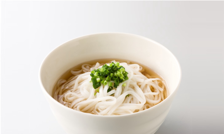 「業務用純米めん（細切り）」米どころ岩手の恵みを、麺として活用。01
